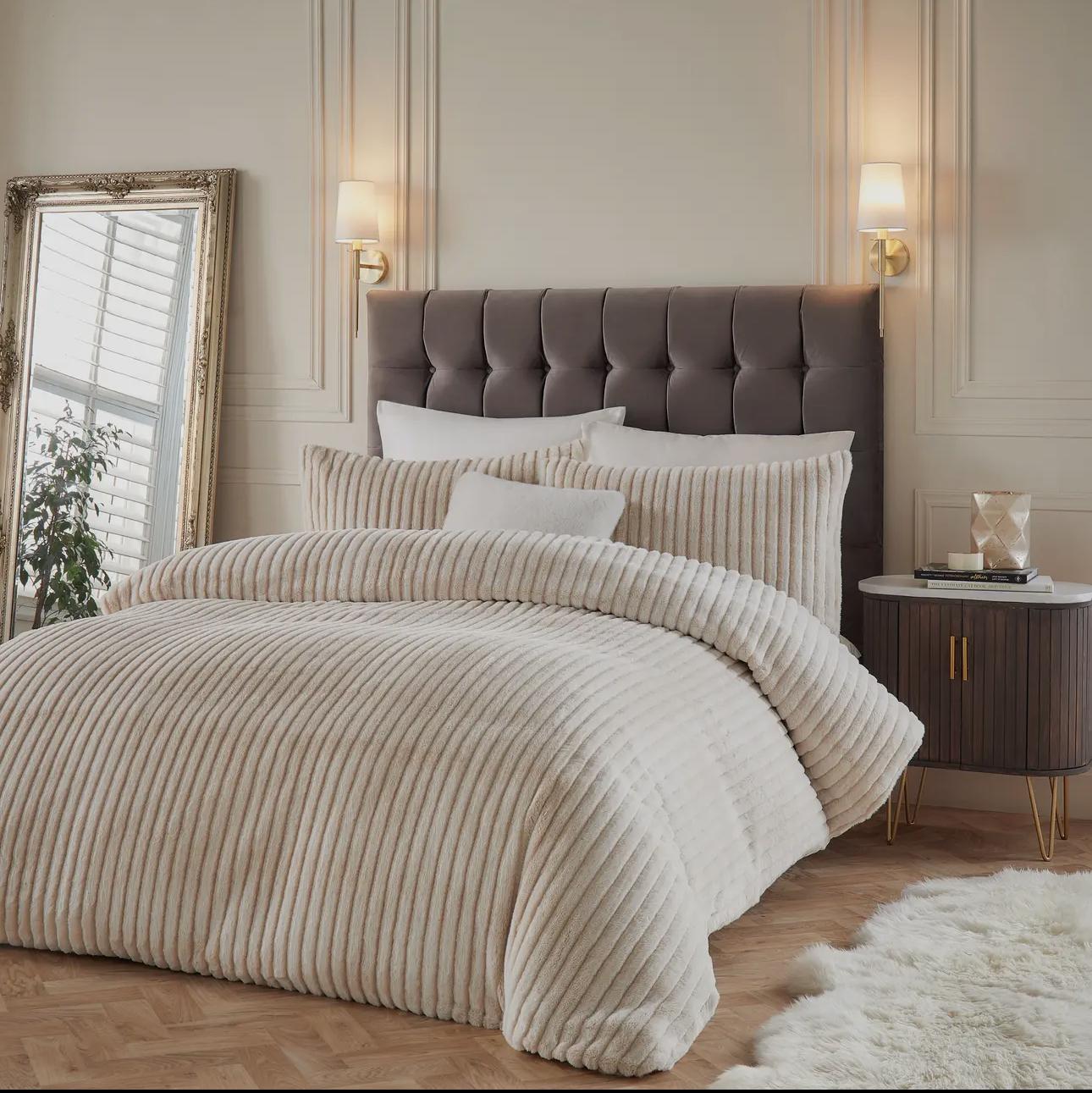 Parure Alpine Beige – Ensemble de housse de couette en fausse fourrure - Marfinio
